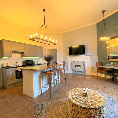 The Leeming At Claremont Apartment *