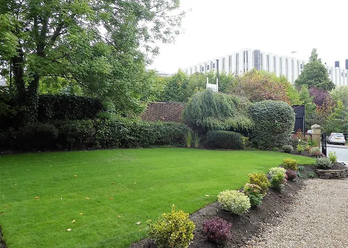 The Leeming At Claremont Daire *